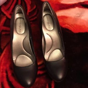 Wardrobe staple black pumps